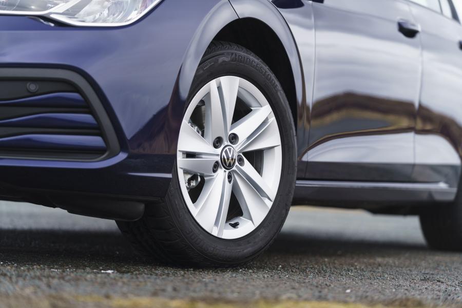 Детали экстерьера Volkswagen Golf Life 2020 года  (UK) (фото 37 из 40)